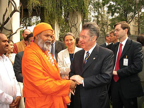 Swamiji meets with Austrian President in India